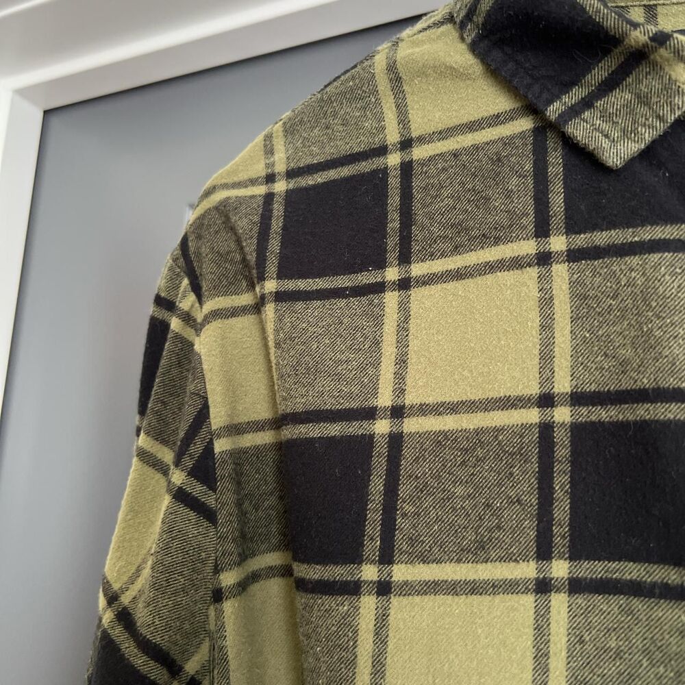 Green flannel shirt - Picture 2 of 2